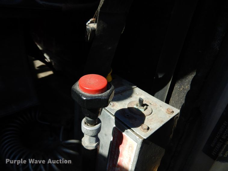 image for item JQ9267 1989 Peterbilt 379  semi truck