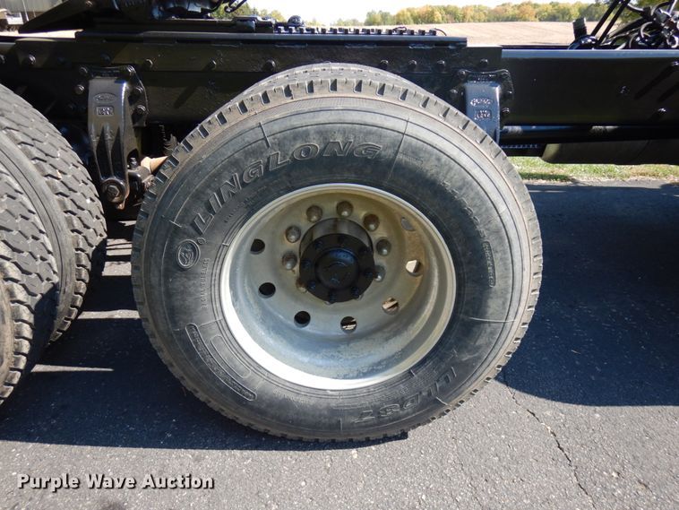 image for item JQ9267 1989 Peterbilt 379  semi truck