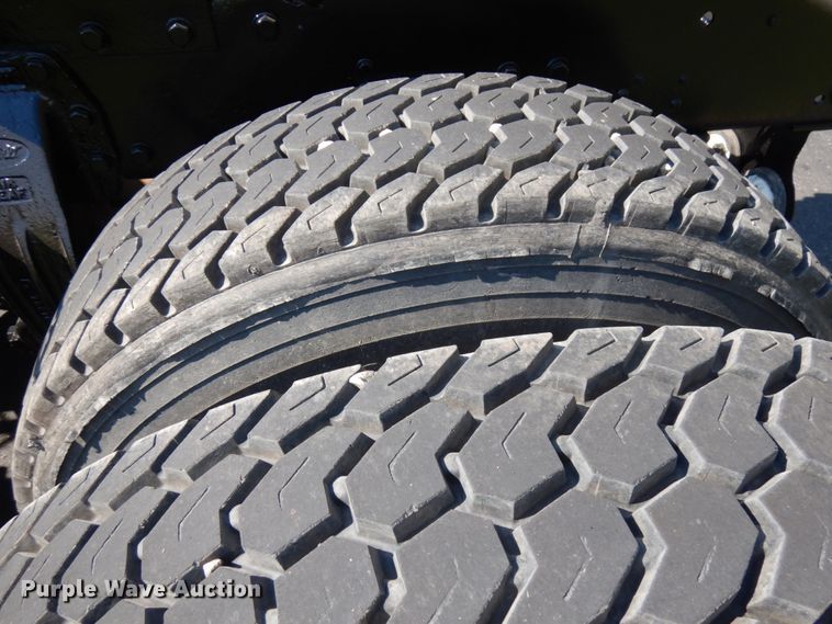 image for item JQ9267 1989 Peterbilt 379  semi truck