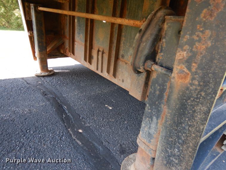 image for item JQ9269 2004 Muvall  Drop deck equipment trailer