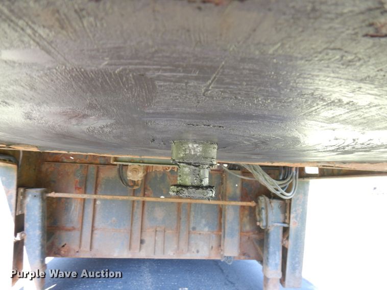 image for item JQ9269 2004 Muvall  Drop deck equipment trailer