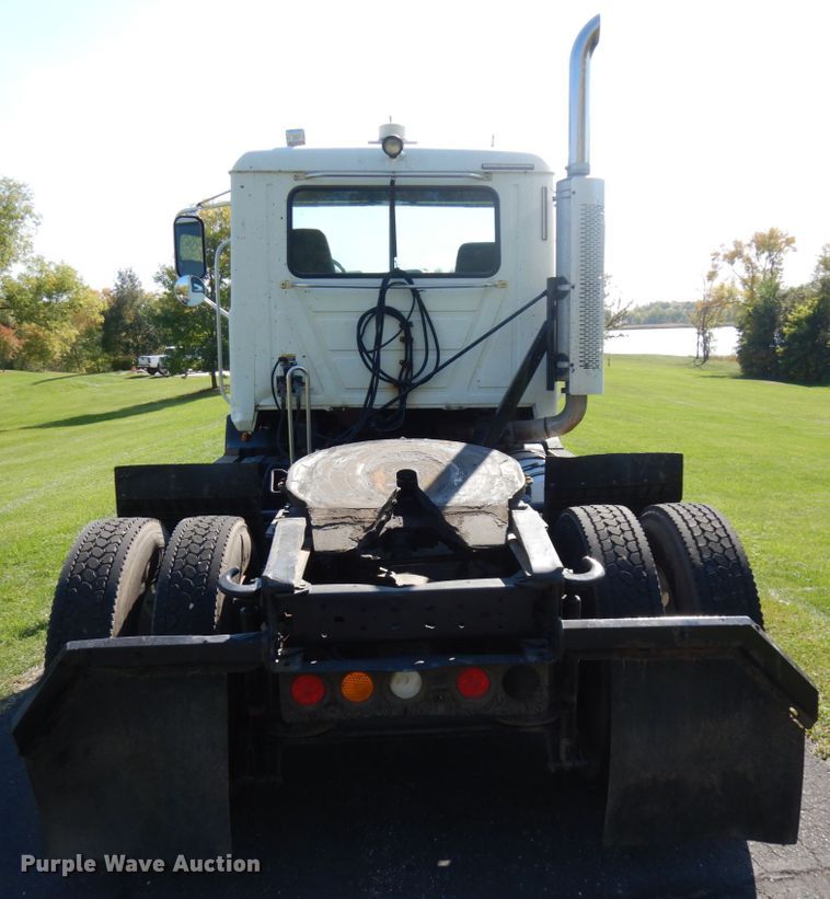 image for item JQ9270 2006 Mack CXN612  semi truck