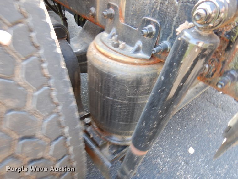 image for item JQ9270 2006 Mack CXN612  semi truck