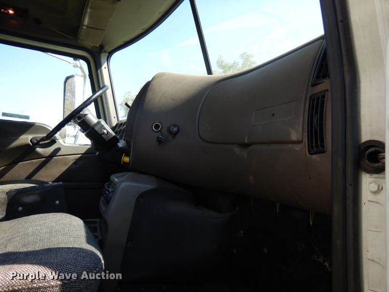 image for item JQ9270 2006 Mack CXN612  semi truck