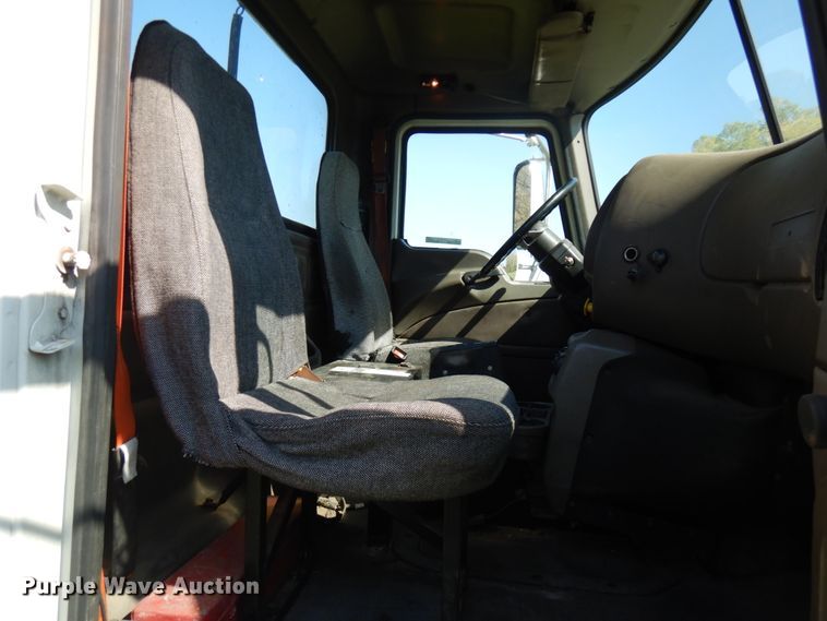 image for item JQ9270 2006 Mack CXN612  semi truck