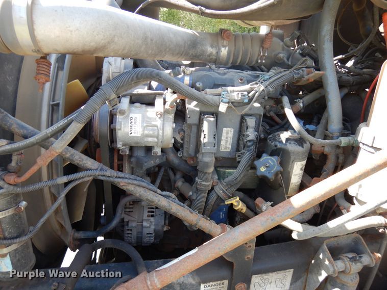 image for item JQ9270 2006 Mack CXN612  semi truck