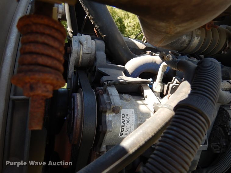 image for item JQ9270 2006 Mack CXN612  semi truck