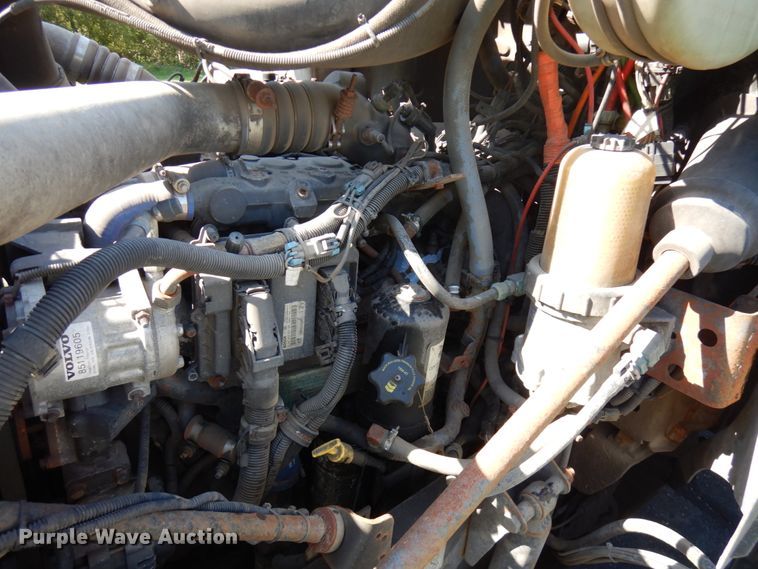 image for item JQ9270 2006 Mack CXN612  semi truck