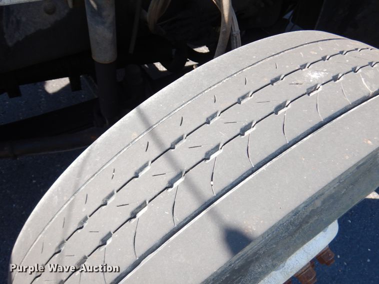 image for item JQ9270 2006 Mack CXN612  semi truck