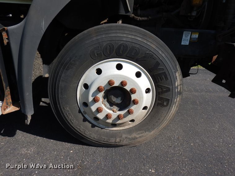 image for item JQ9270 2006 Mack CXN612  semi truck