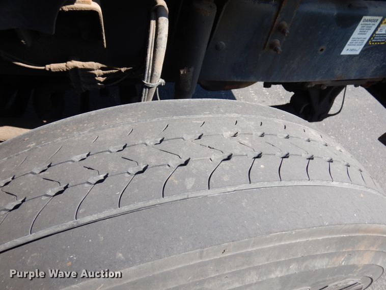 image for item JQ9270 2006 Mack CXN612  semi truck