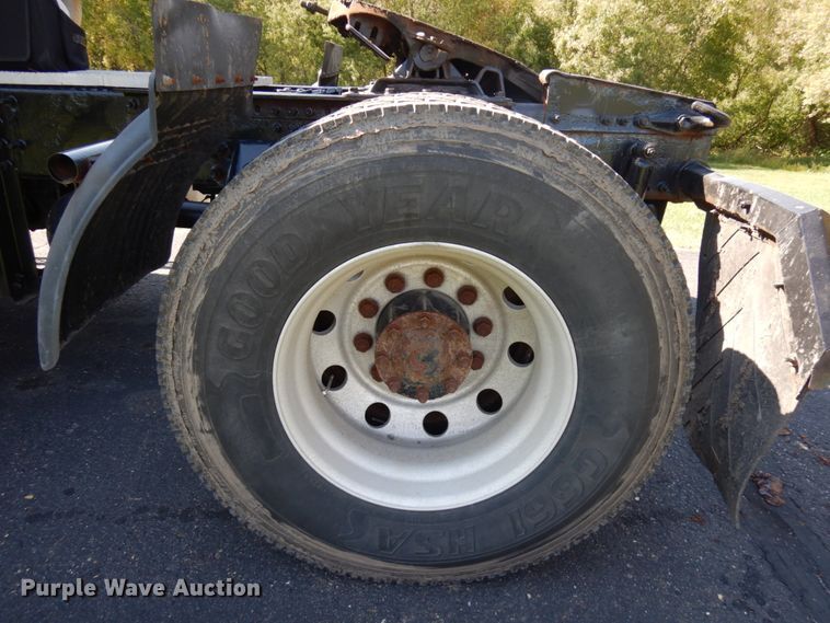 image for item JQ9270 2006 Mack CXN612  semi truck