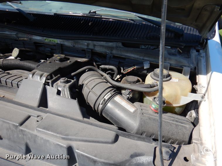 image for item JQ9271 2004 Ford E450  ambulance