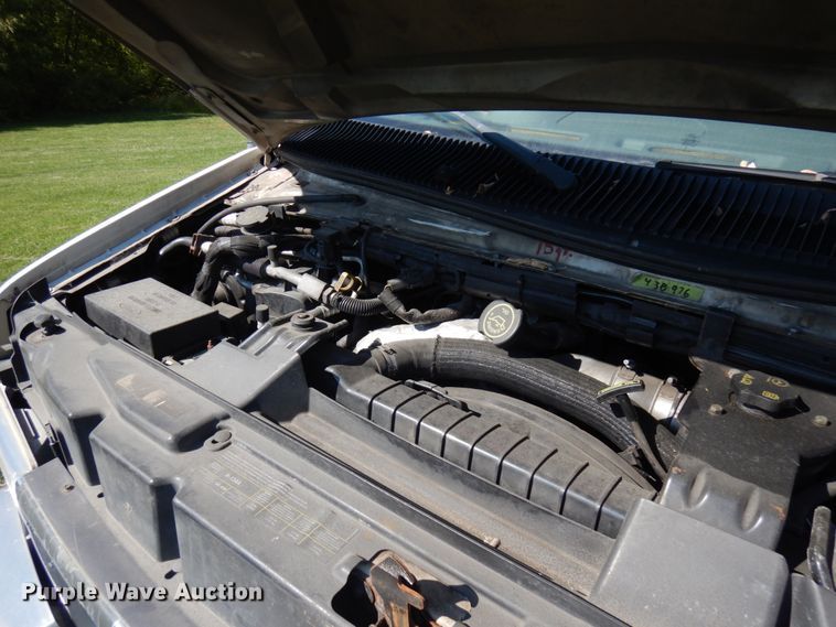 image for item JQ9271 2004 Ford E450  ambulance