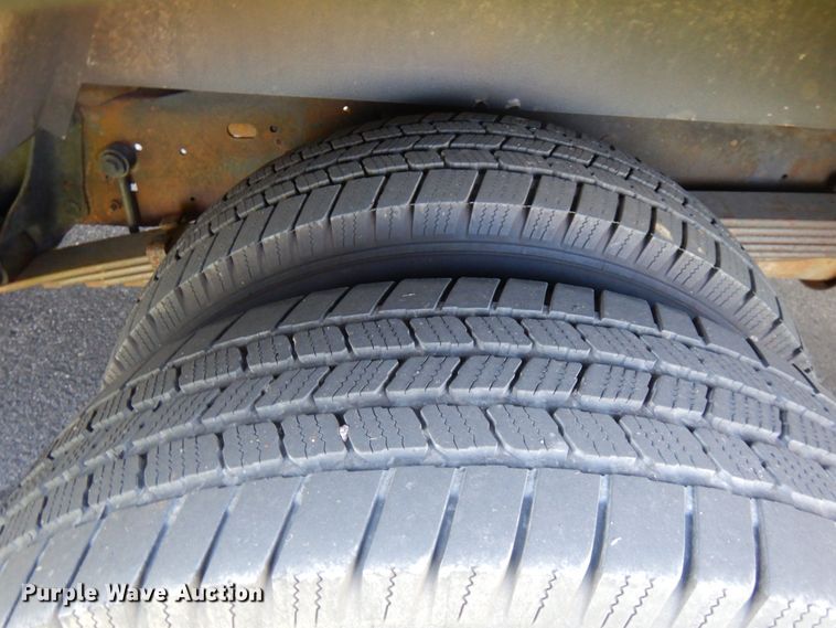 image for item JQ9271 2004 Ford E450  ambulance