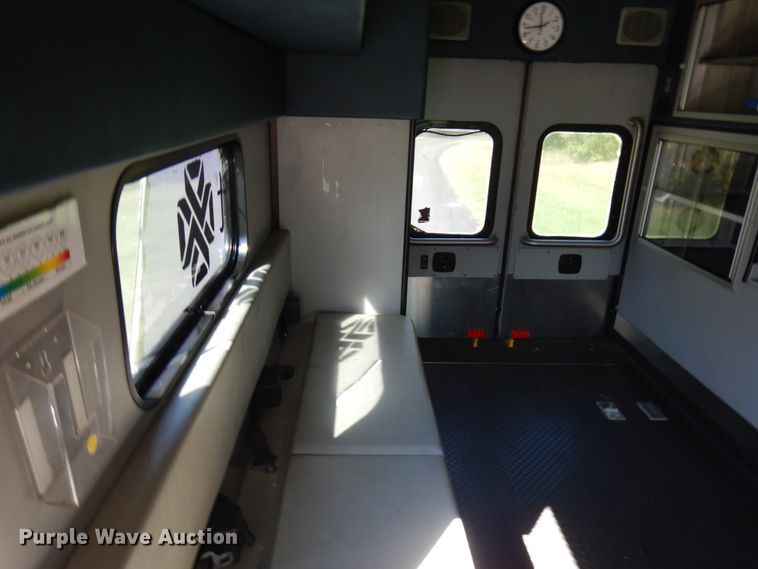 image for item JQ9272 2003 Ford E450  ambulance