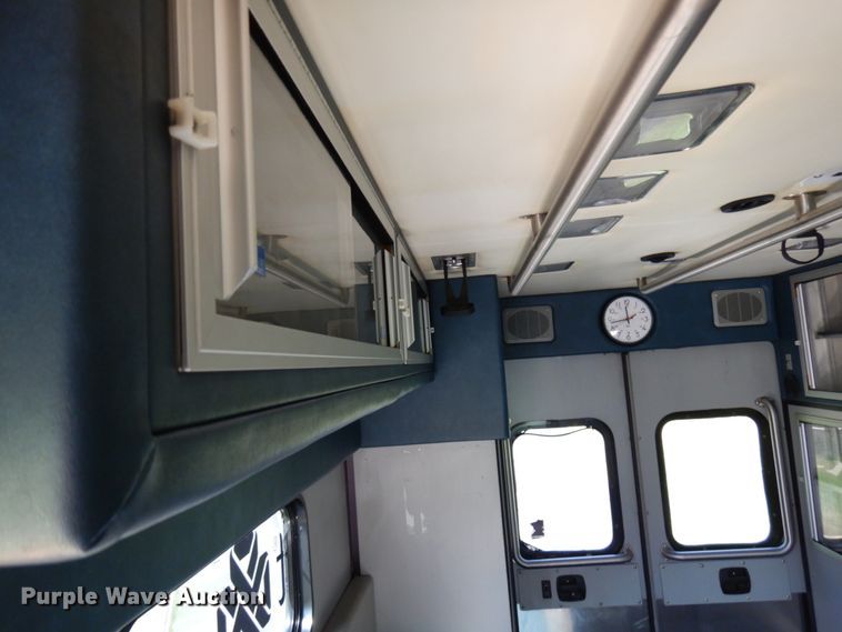 image for item JQ9272 2003 Ford E450  ambulance