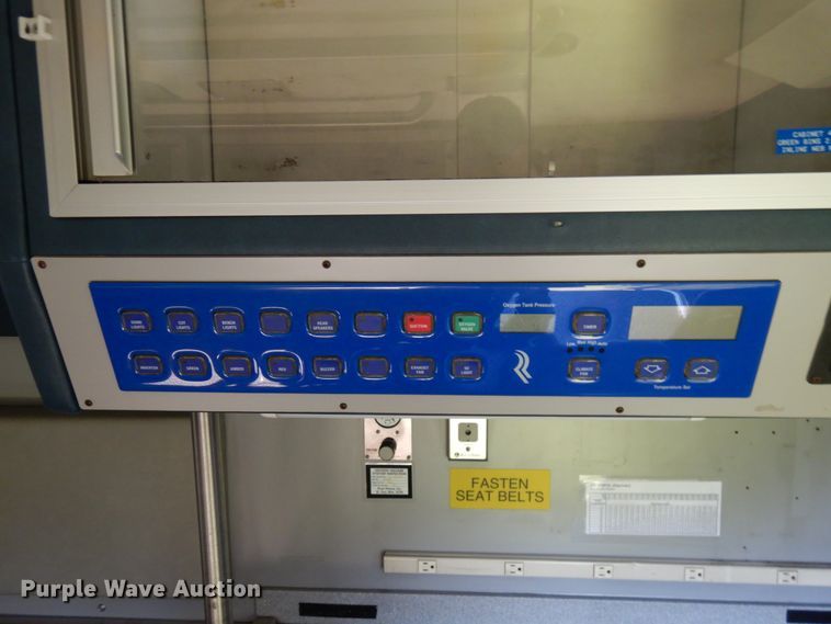 image for item JQ9272 2003 Ford E450  ambulance