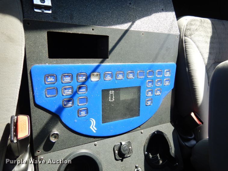 image for item JQ9272 2003 Ford E450  ambulance