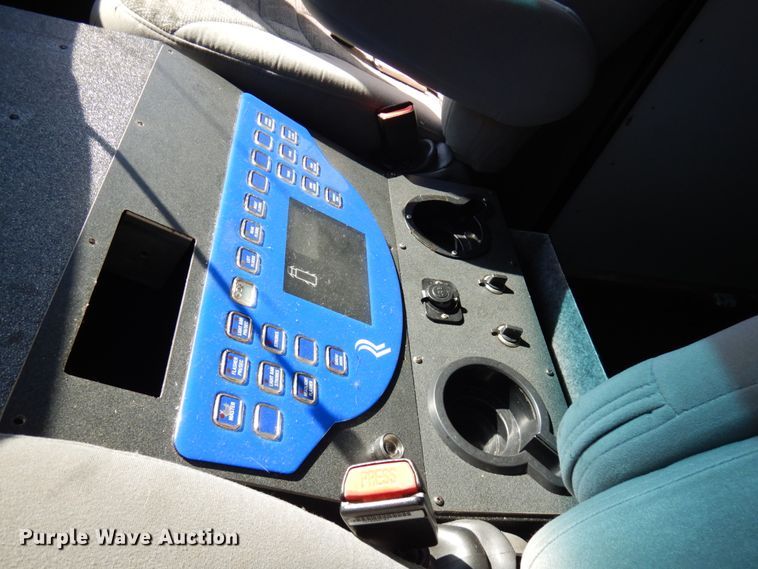 image for item JQ9272 2003 Ford E450  ambulance