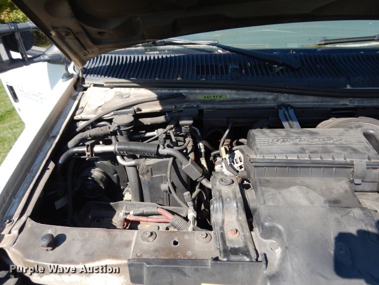 image for item JQ9272 2003 Ford E450  ambulance