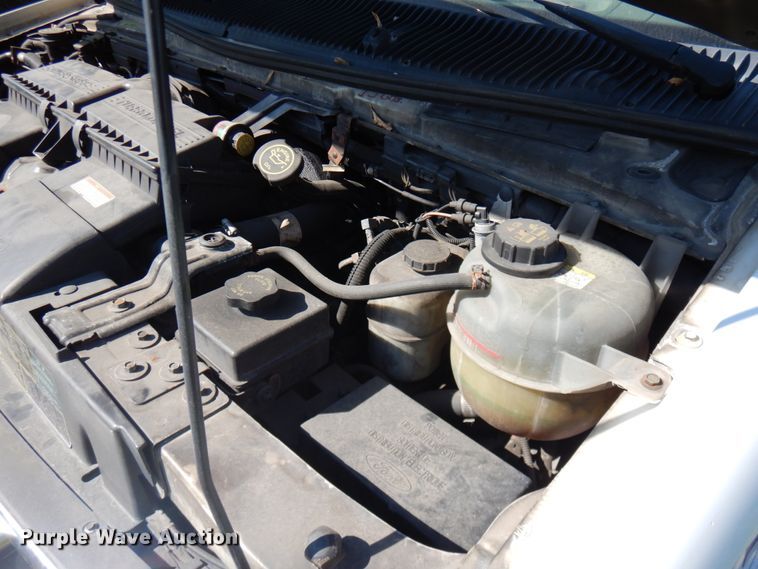 image for item JQ9272 2003 Ford E450  ambulance