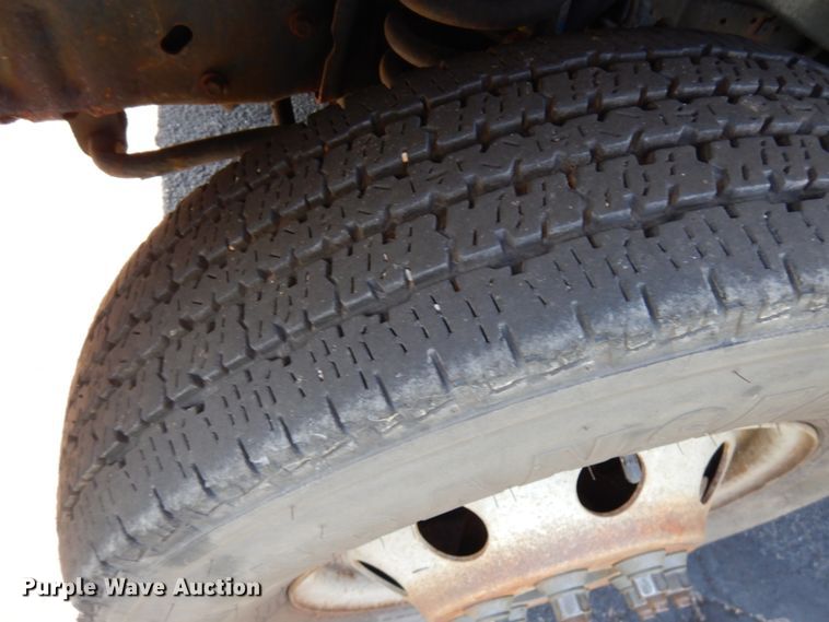 image for item JQ9272 2003 Ford E450  ambulance