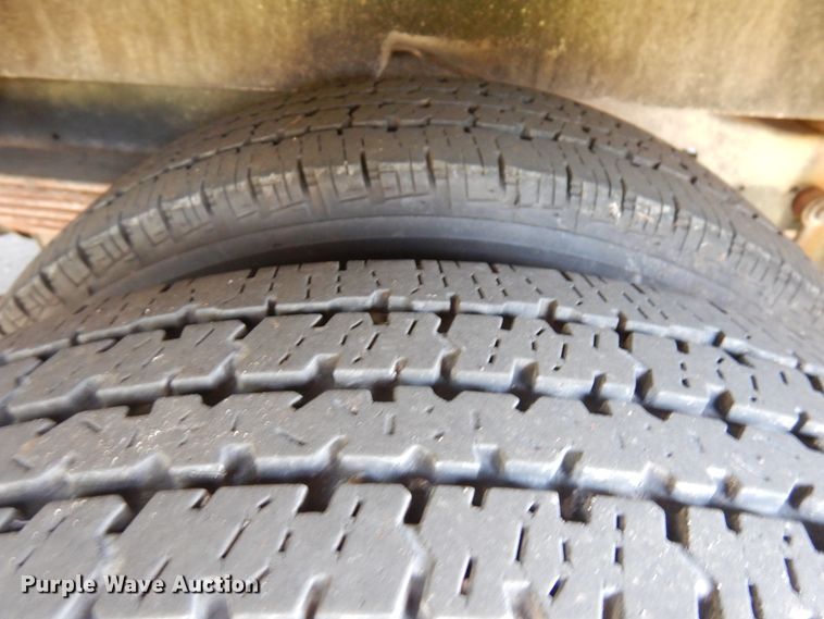 image for item JQ9272 2003 Ford E450  ambulance