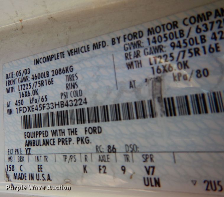 image for item JQ9272 2003 Ford E450  ambulance