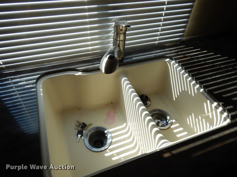 image for item JQ9274 2012 Forest River Wildcat Sterling  camper