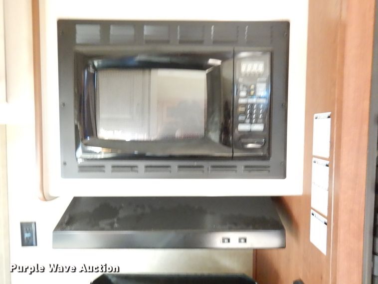 image for item JQ9274 2012 Forest River Wildcat Sterling  camper