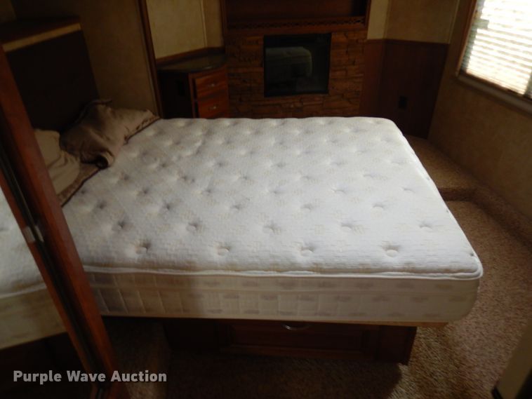 image for item JQ9274 2012 Forest River Wildcat Sterling  camper