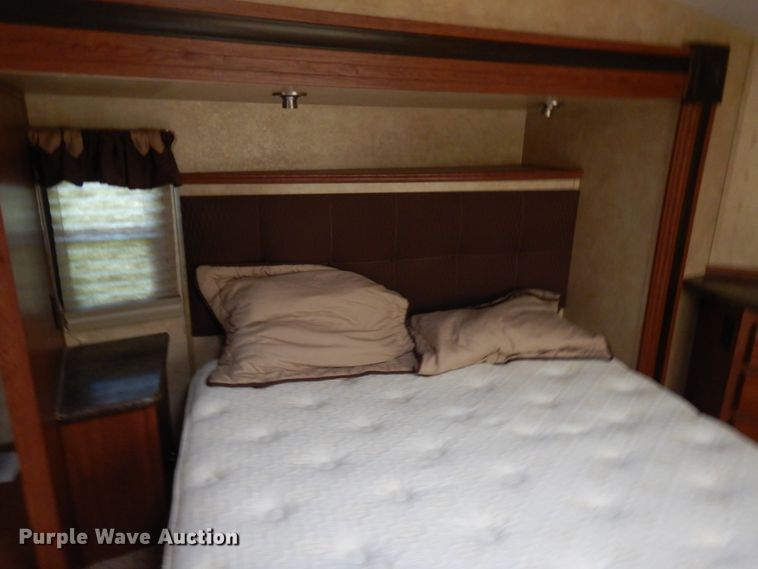 image for item JQ9274 2012 Forest River Wildcat Sterling  camper