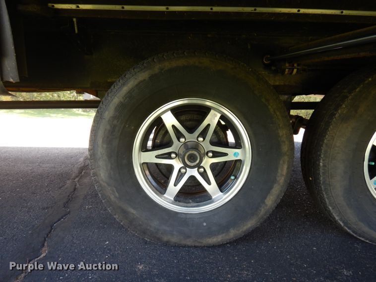 image for item JQ9274 2012 Forest River Wildcat Sterling  camper