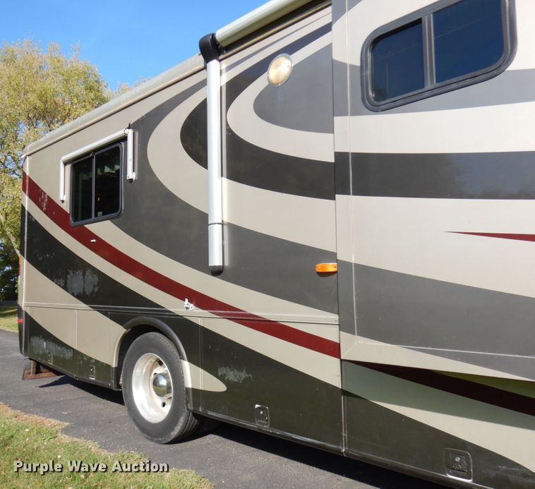 image for item JQ9275 2002 Newmar Dutch Star  RV