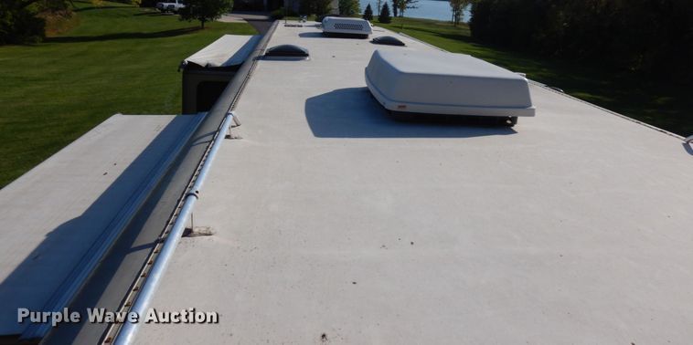 image for item JQ9275 2002 Newmar Dutch Star  RV