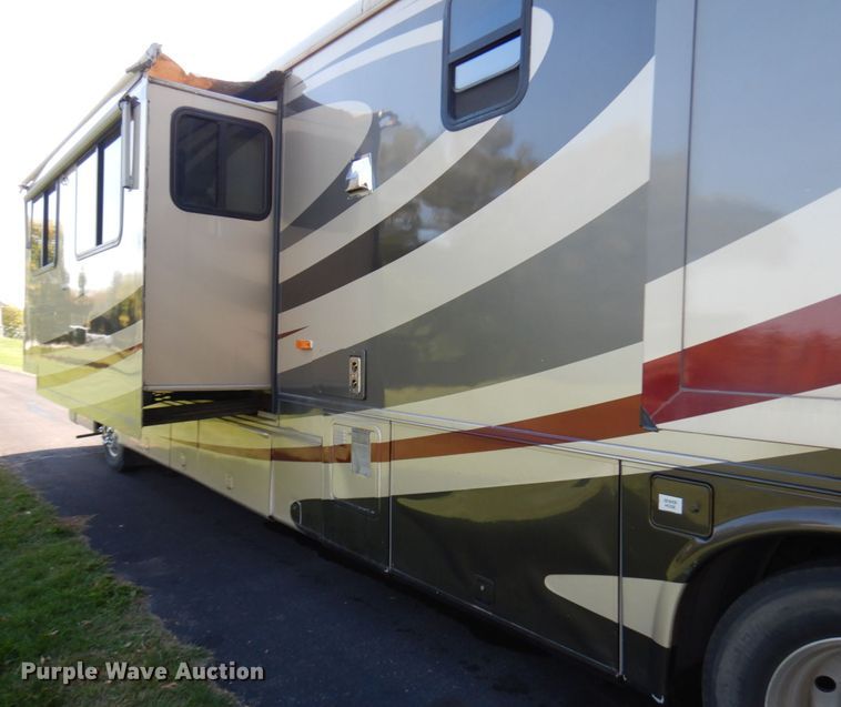 image for item JQ9275 2002 Newmar Dutch Star  RV