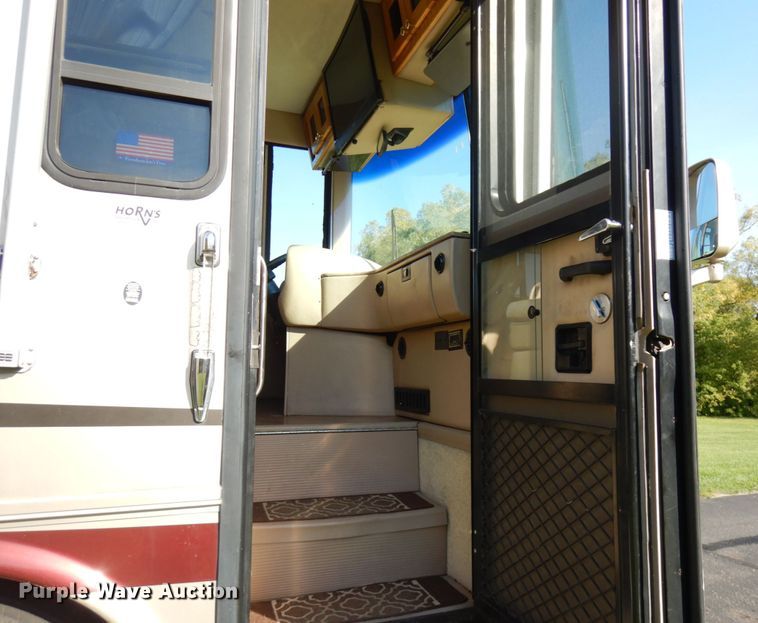 image for item JQ9275 2002 Newmar Dutch Star  RV