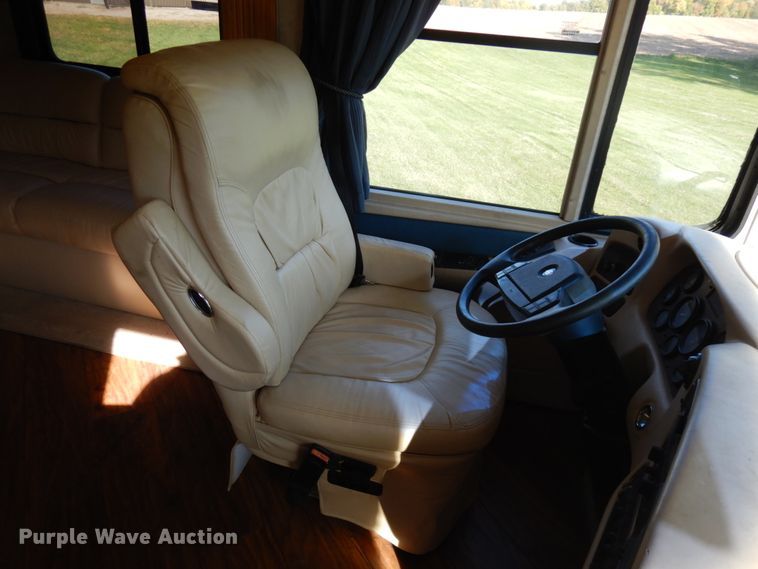 image for item JQ9275 2002 Newmar Dutch Star  RV