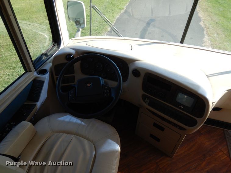 image for item JQ9275 2002 Newmar Dutch Star  RV