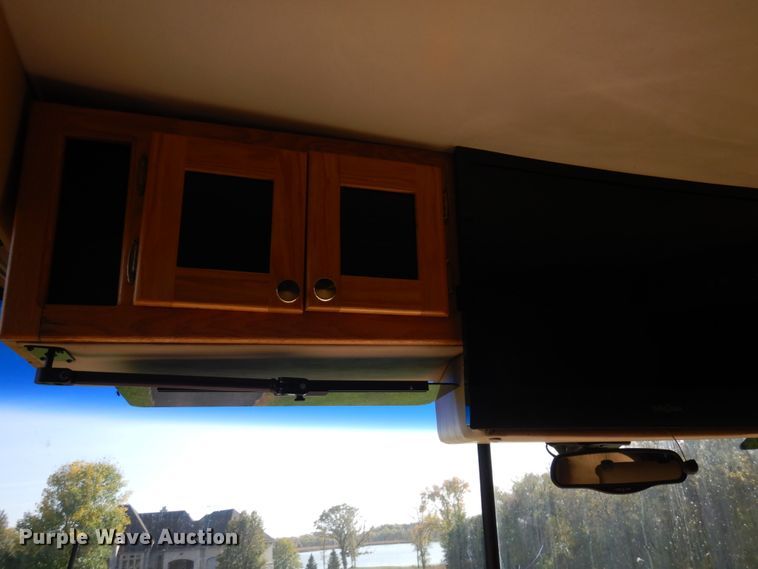 image for item JQ9275 2002 Newmar Dutch Star  RV