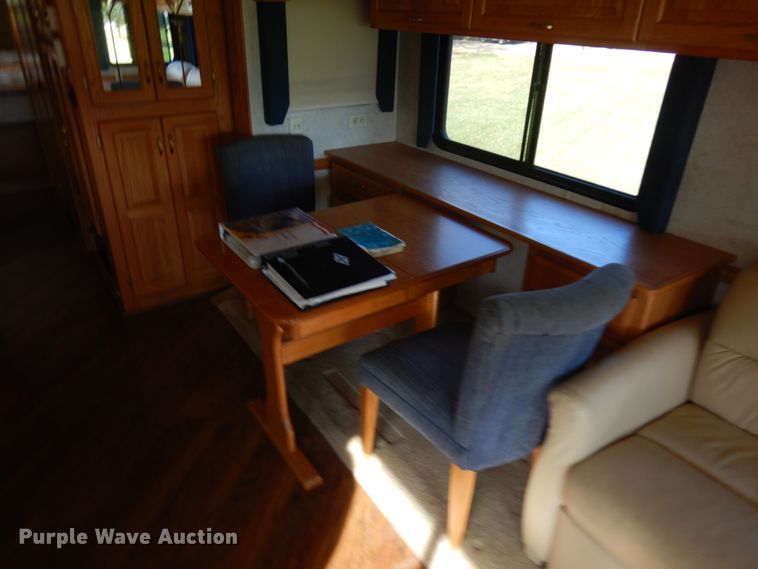 image for item JQ9275 2002 Newmar Dutch Star  RV