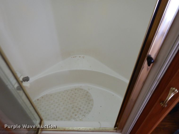 image for item JQ9275 2002 Newmar Dutch Star  RV