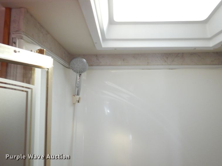 image for item JQ9275 2002 Newmar Dutch Star  RV