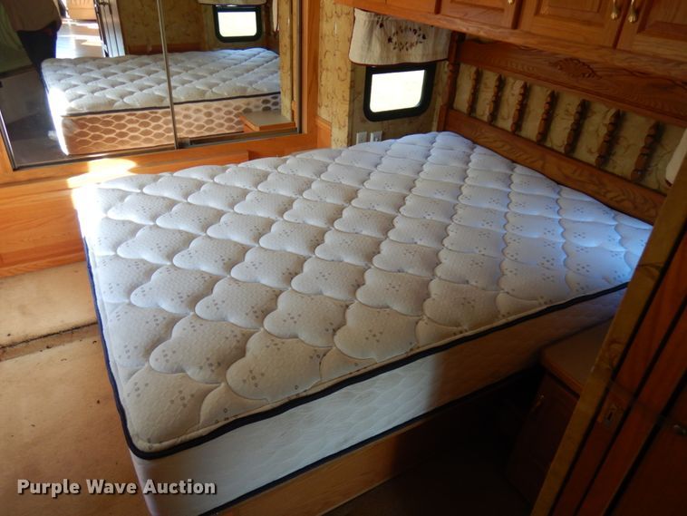 image for item JQ9275 2002 Newmar Dutch Star  RV