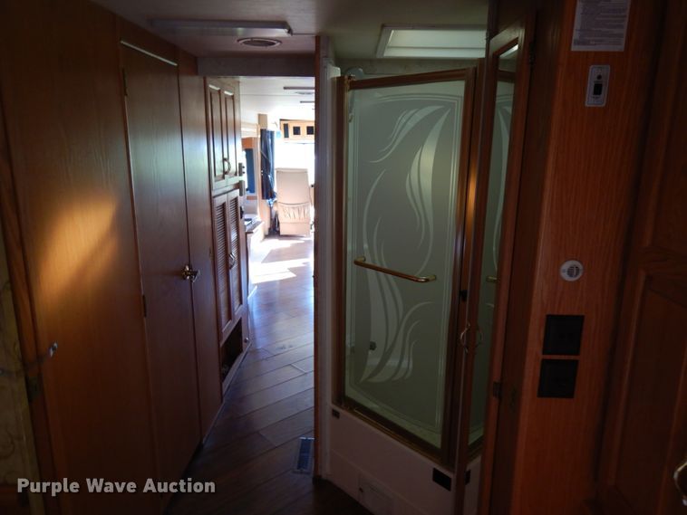 image for item JQ9275 2002 Newmar Dutch Star  RV