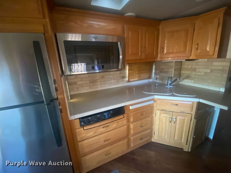 image for item JQ9275 2002 Newmar Dutch Star  RV