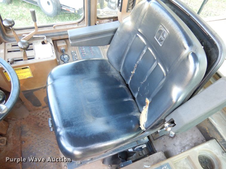 image for item JQ9276 1987 Caterpillar IT28B  wheel loader