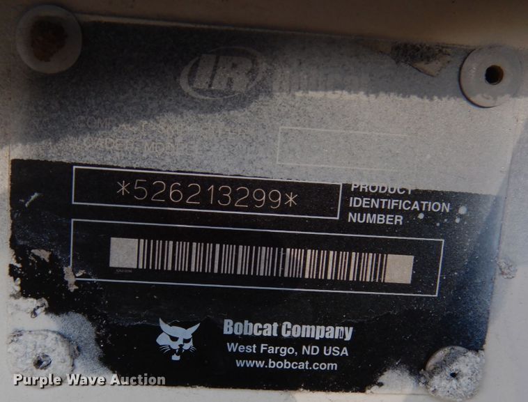 image for item JQ9277 2005 Bobcat S220  skid steer loader