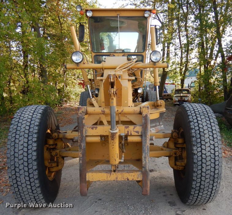 image for item JQ9279 1983 Caterpillar 140G  motor grader